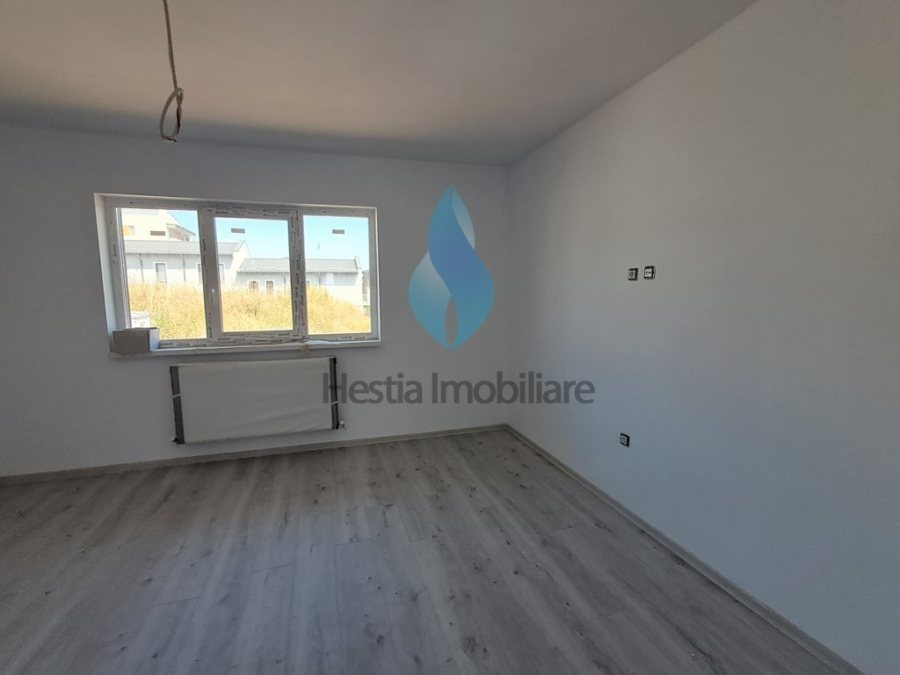 Casa tip duplex, trei camere, Sos Rediu.