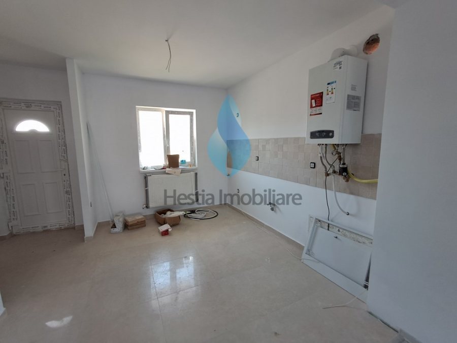 Casa tip duplex, trei camere, Sos Rediu.