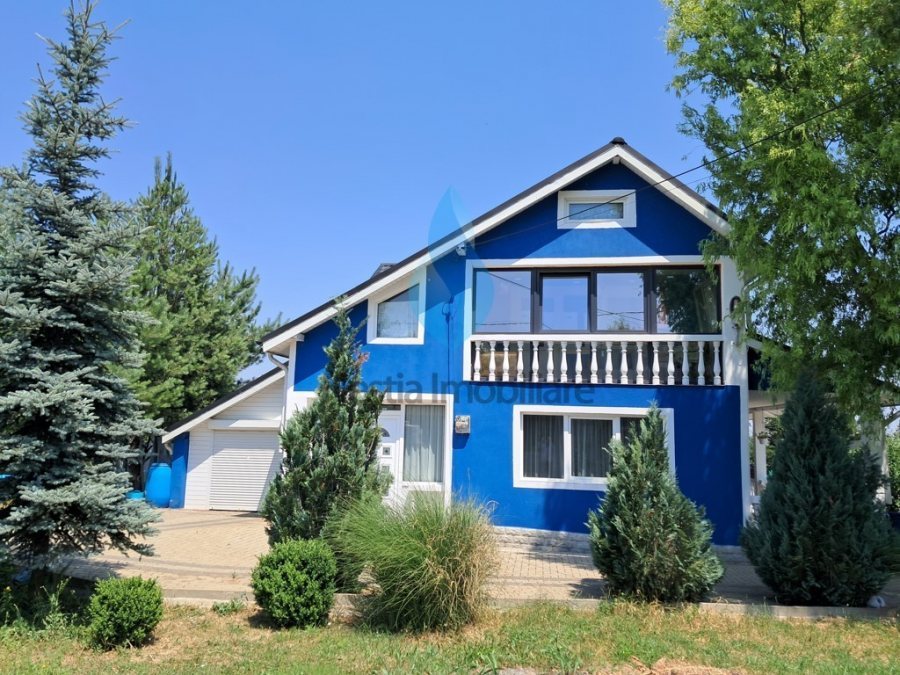 Vila frumoasa, situata intr-o zona naturala ,Rediu-Horlesti.