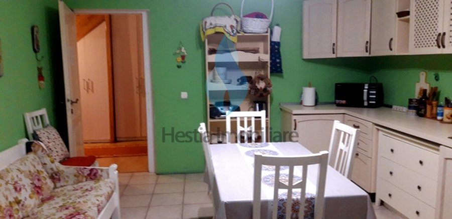 Vila frumoasa, situata intr-o zona naturala ,Rediu-Horlesti.