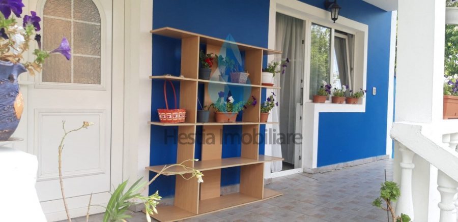 Vila frumoasa, situata intr-o zona naturala ,Rediu-Horlesti.