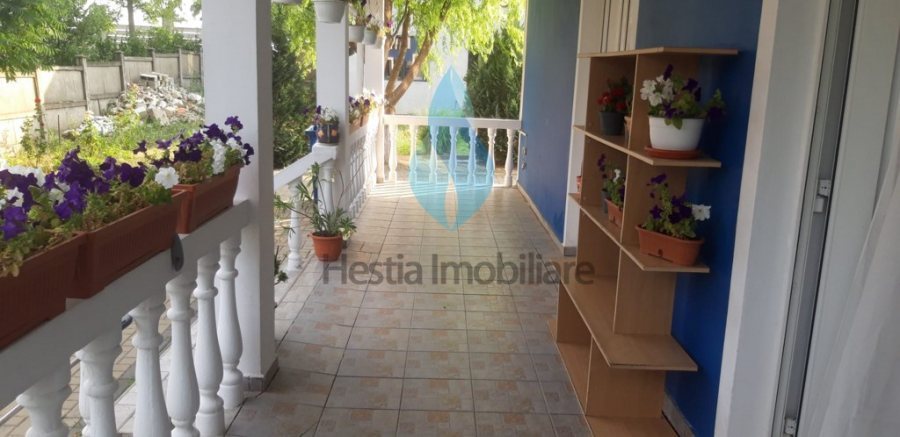 Vila frumoasa, situata intr-o zona naturala ,Rediu-Horlesti.