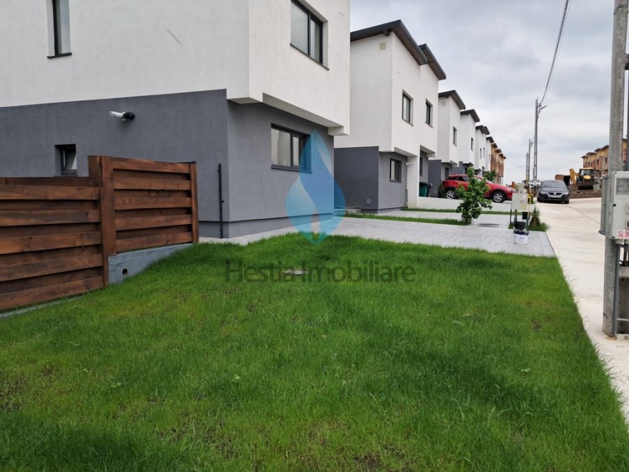 Casa cu cinci camere, tip triplex, Valea Lupului-Iasi.