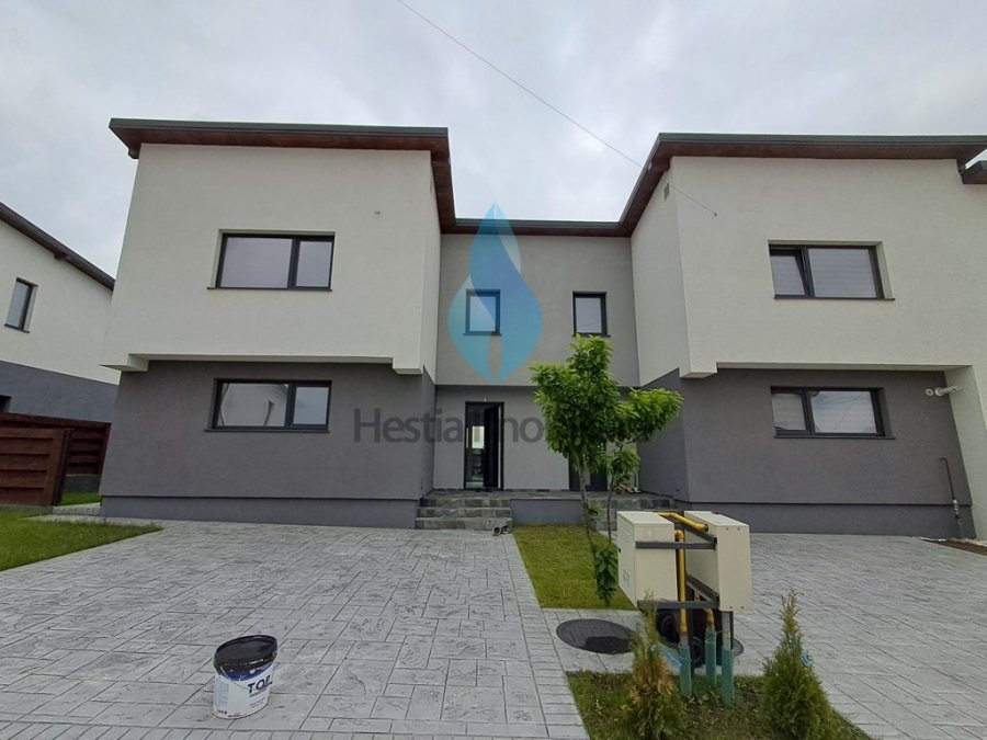 Casa cu cinci camere, tip triplex, Valea Lupului-Iasi.