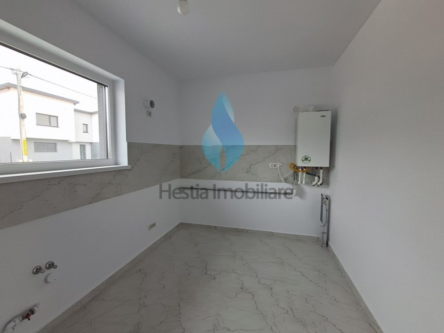 Casa cu cinci camere, tip triplex, Valea Lupului-Iasi.
