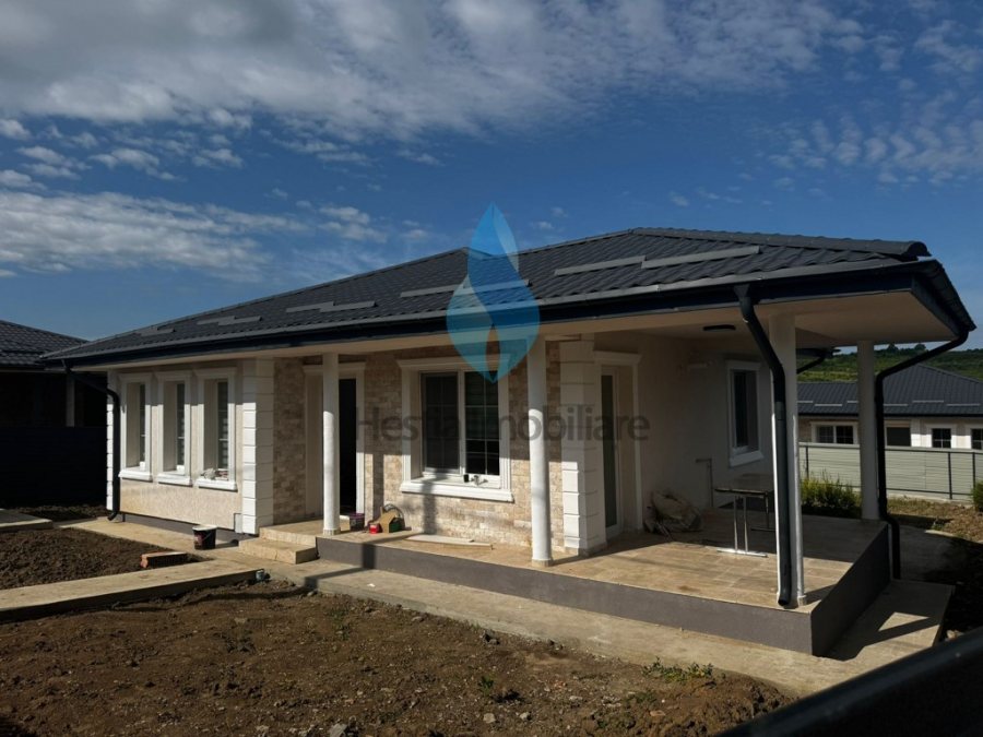 Casa noua, trei camere, Visan-Barnova.