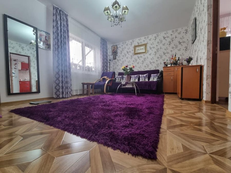 Letcani, casa P+M, din caramida