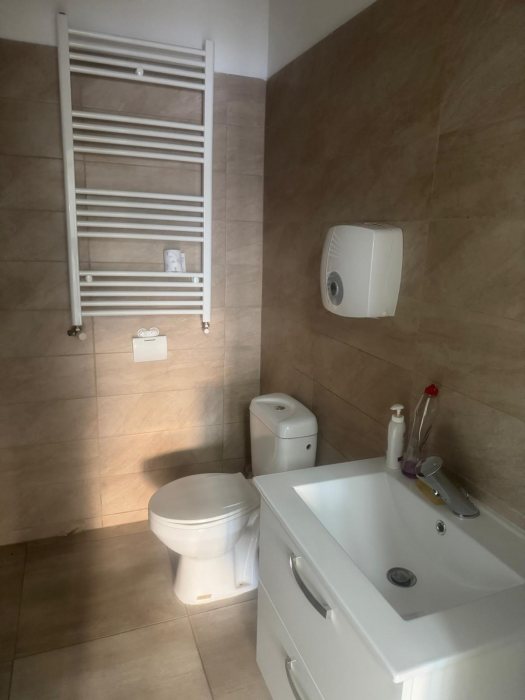 Hlincea , spatiu 115 mp , parcare proprie