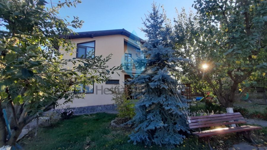 Vila cu 5 camere, 800mp teren, Iasi-Bucium.