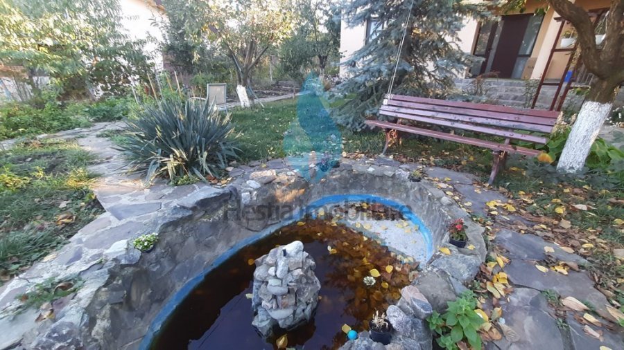 Vila cu 5 camere, 800mp teren, Iasi-Bucium.