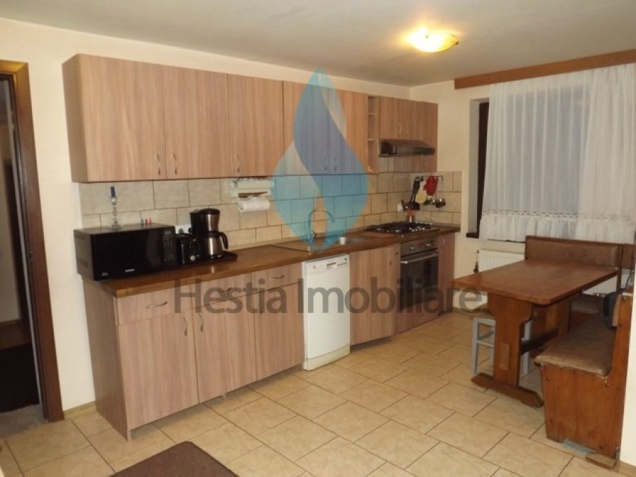 Vila cu 5 camere, 800mp teren, Iasi-Bucium.