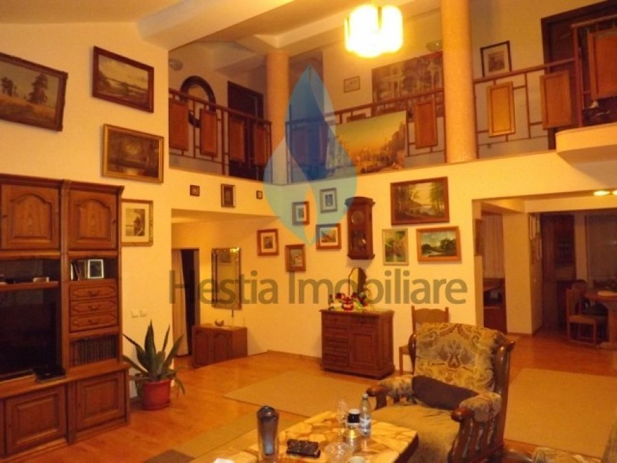 Vila cu 5 camere, 800mp teren, Iasi-Bucium.