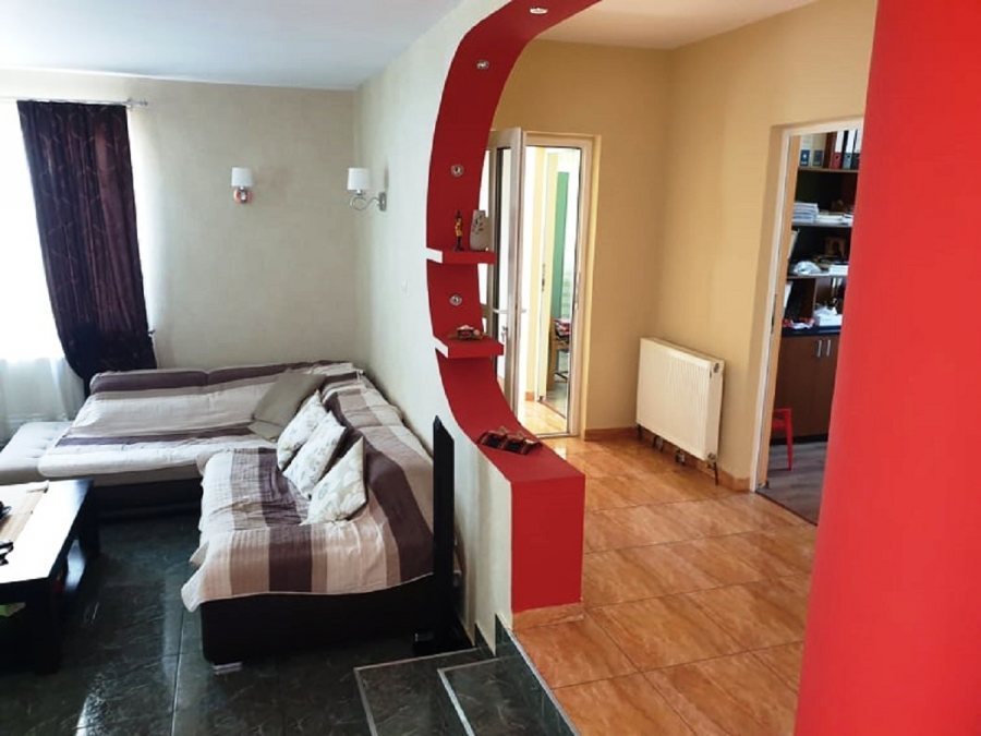 Vila D+P+E Individula Bucium cu teren  1000 mp teren