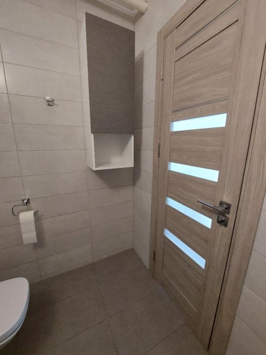 Ofer spre închiriere apartament două camere Dorobanţi, etaj 1