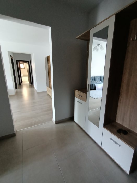 Proprietar închiriez apartament 3 camere