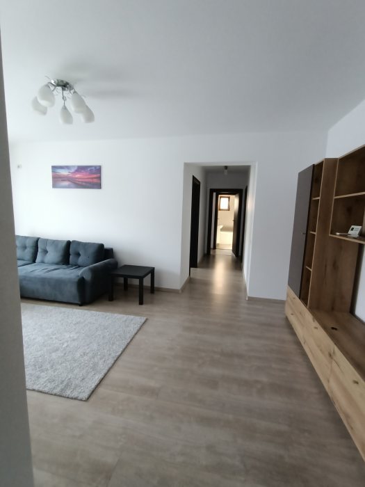 Proprietar ofer spre vanzare apartament 3 camere
