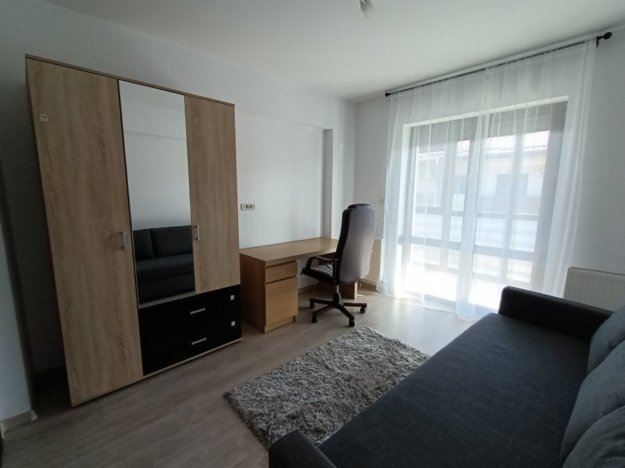 Proprietar ofer spre vanzare apartament 3 camere