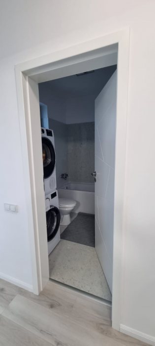 Casa idividuala 90 mp, curte 311mp, 4 camere, 2 bai, Crisul Repede, utilata si mobilata, parecare