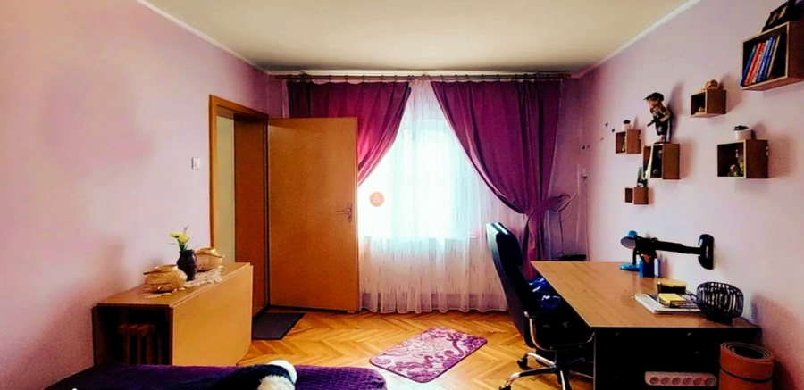 Casă 🏡 de vânzare și terenul aferent intravilan într-o zonă liniștită, plăcută a orașului TECUCI.