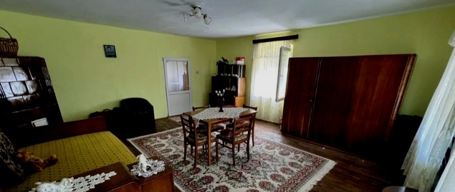 Casă 🏡 de vânzare și terenul aferent intravilan într-o zonă liniștită, plăcută a orașului TECUCI.