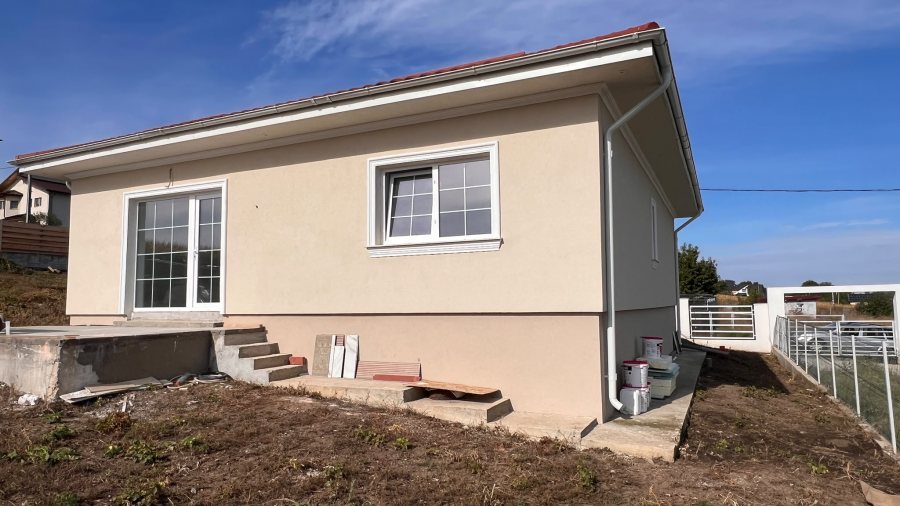 Casa Plan Parter Miroslava , 800ml Penny , Scoala Verde , vedere panoramica catre oras